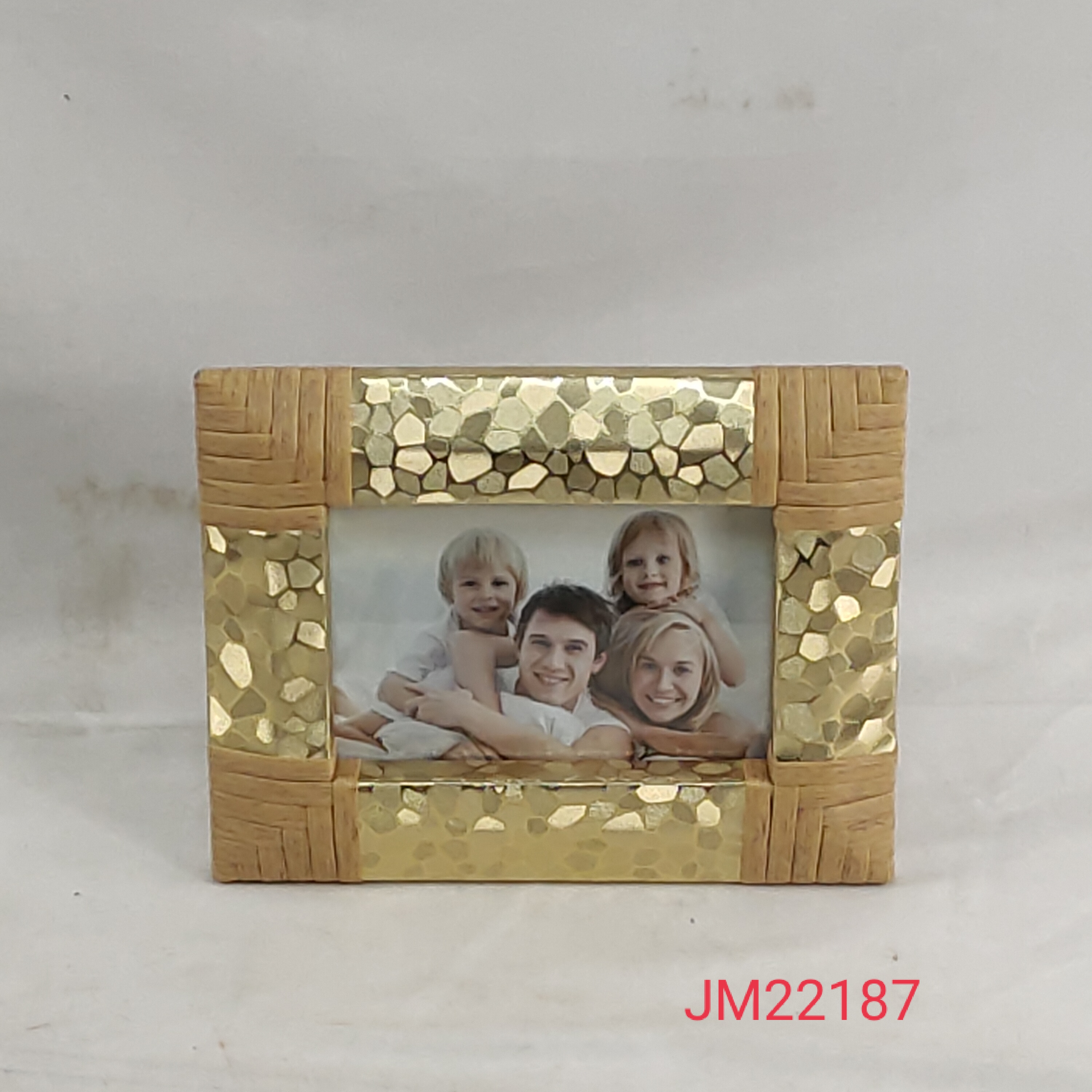 wooden decor items, wooden photoframe, woving photoframe, photo frame, photoframes, home decor