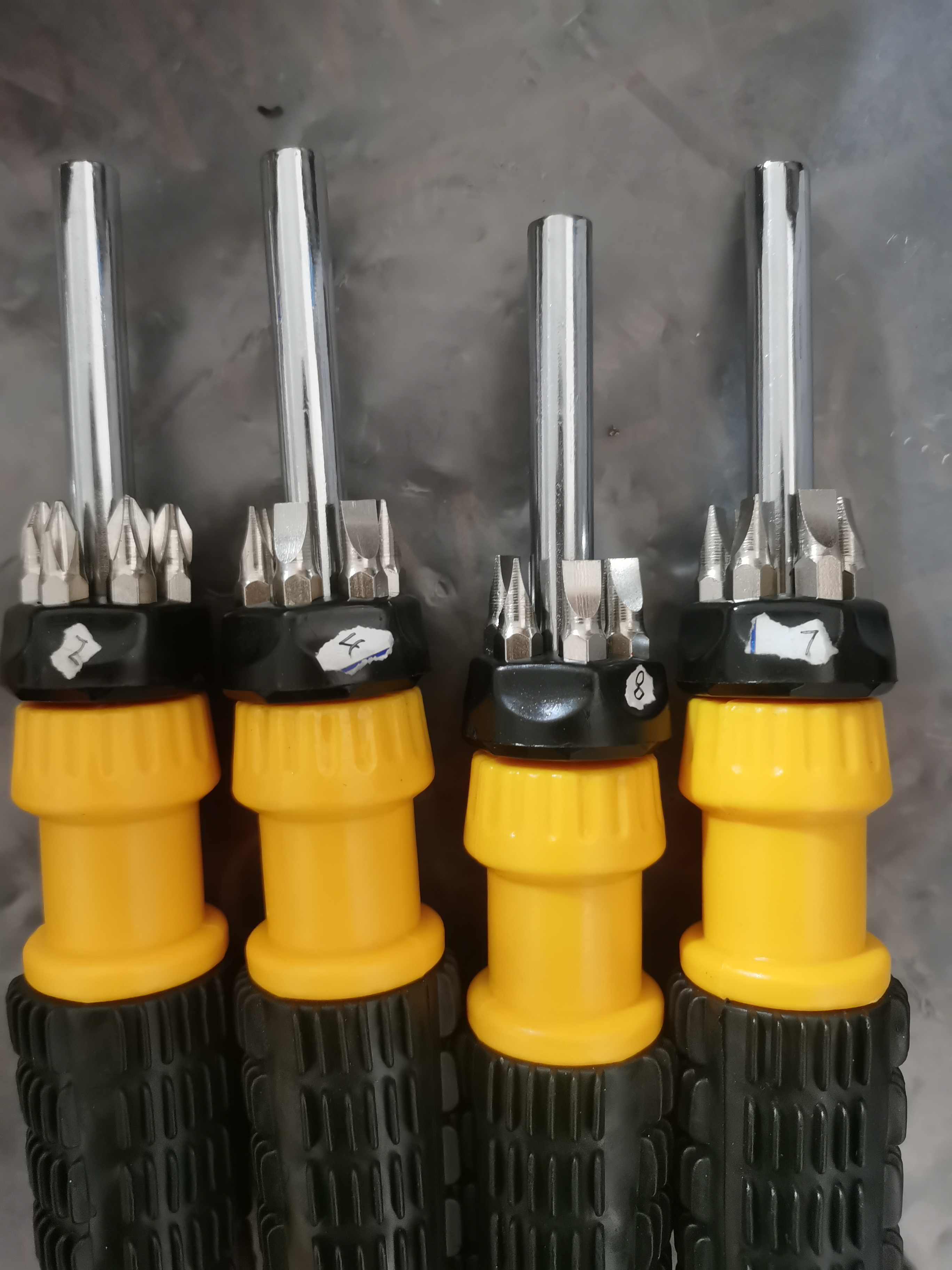 CHONGQING DAZU AOLIN TOOLS MFG.CO.,LTD. – tornillo de acero 1