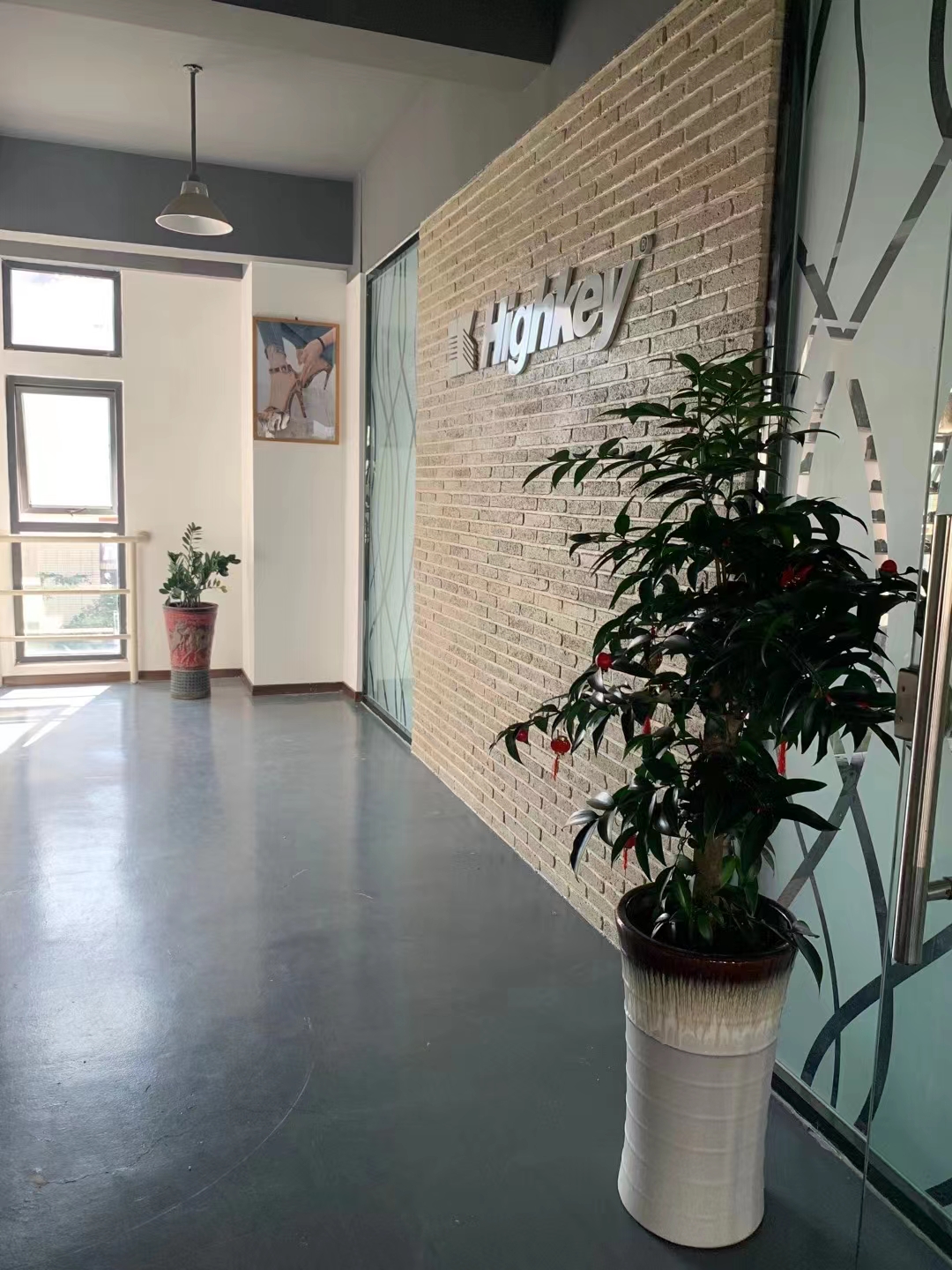 Quanzhou Haiyi Trading Co., Ltd. – Leather sandals 1