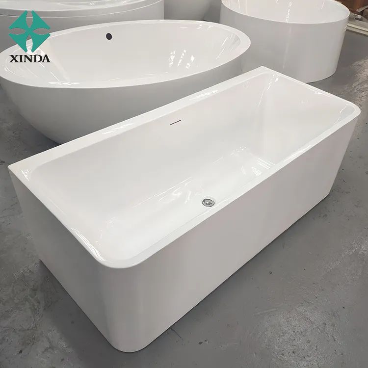 Free standing bathtub