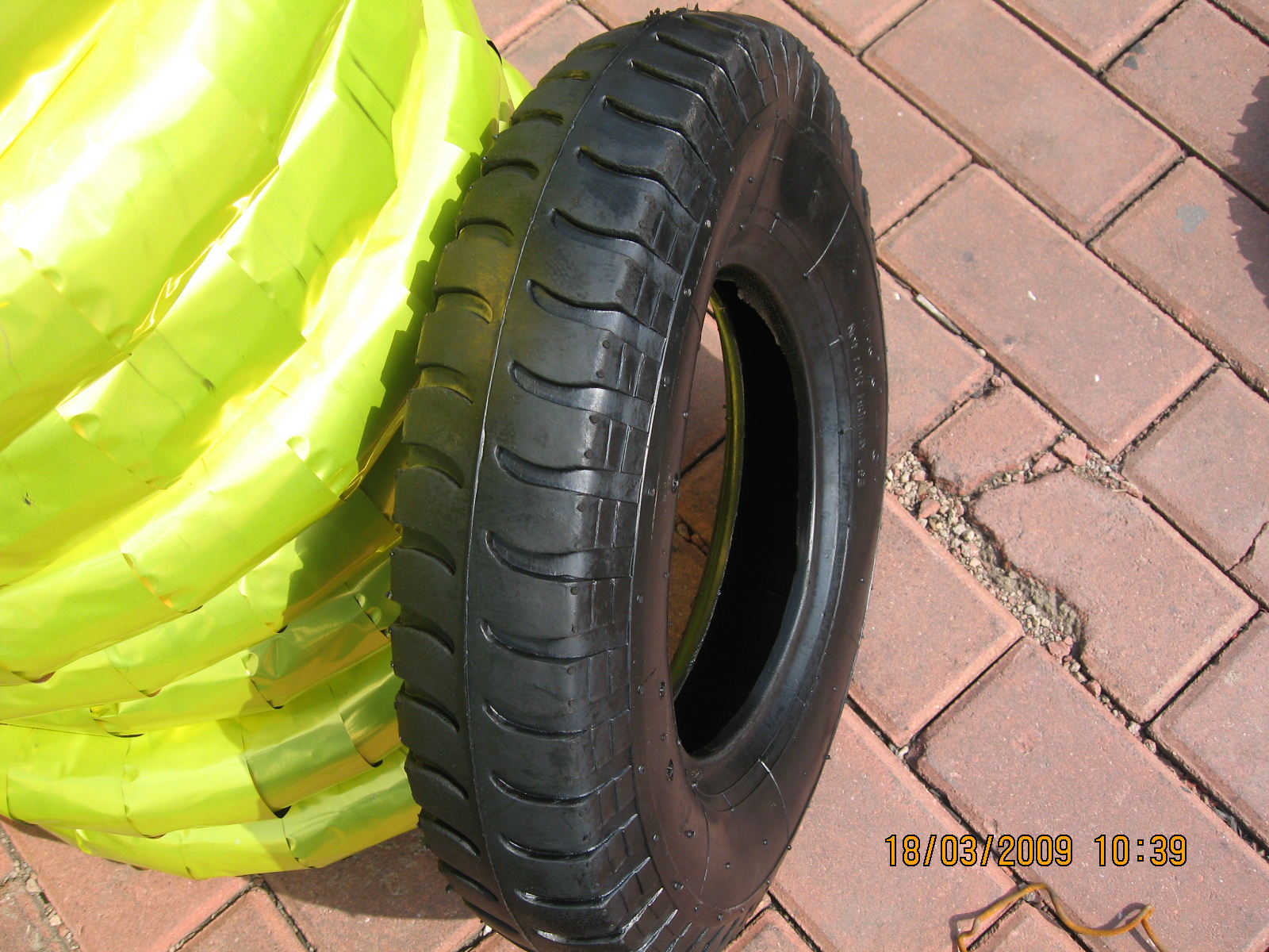 QINGDAO WEIHONG RUBBER AND PLASTIC CO.,LTD – llanta de caucho 2