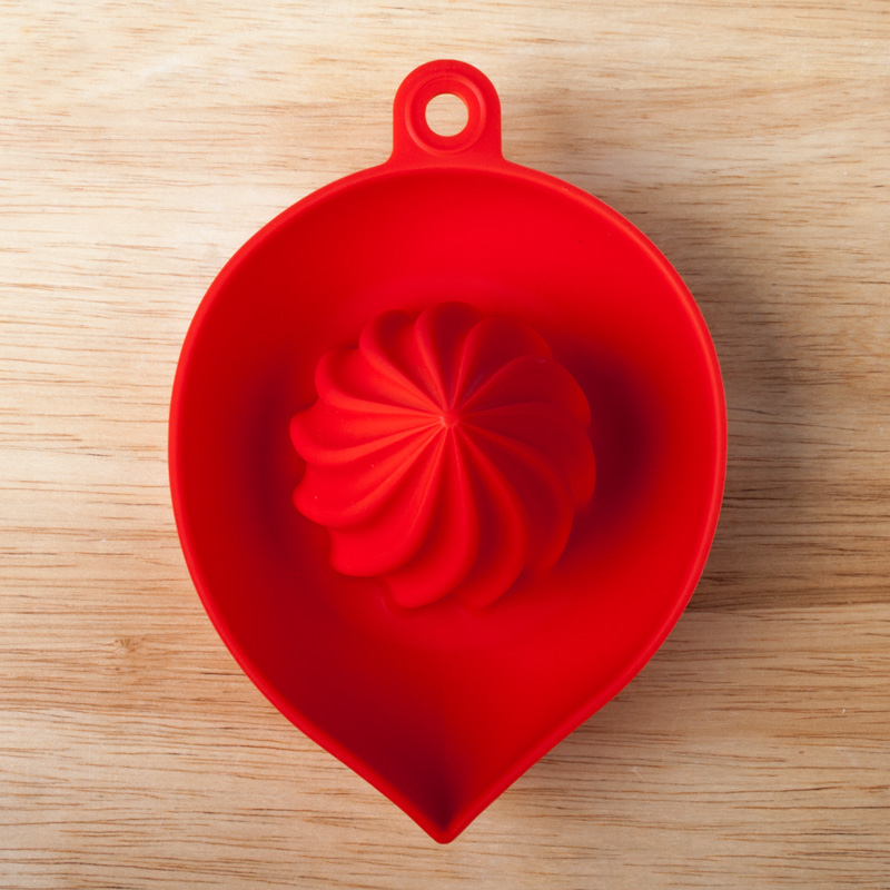 Silicone manual juicer