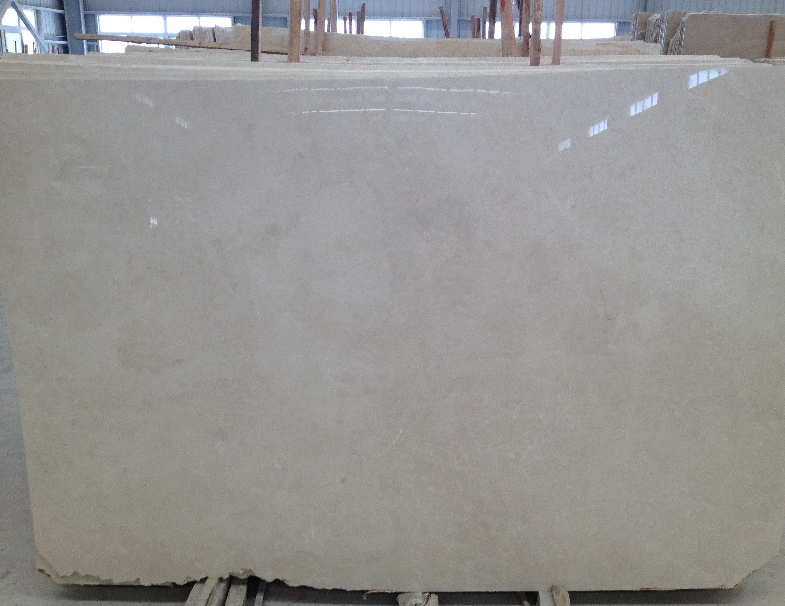Imported Natural Polished Cream Moon Marble Stone Slab for Floor/Background/Countertop