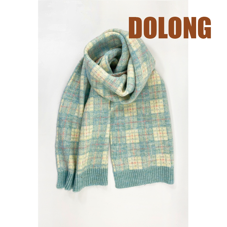 Knitted scarf