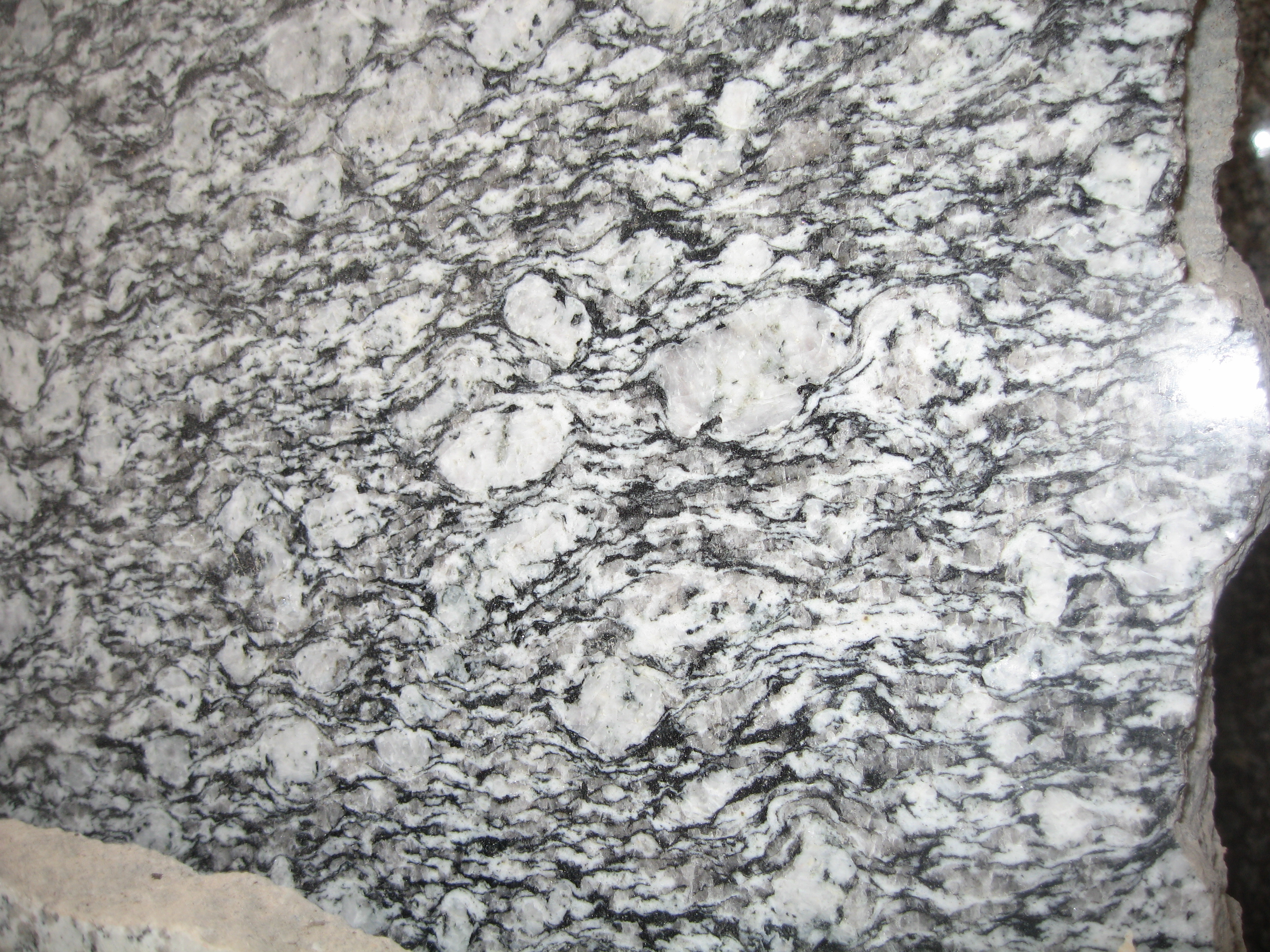 Chinese Natural Granite Stone White Grey Wavy Grain Floor Tile