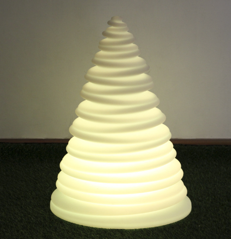Tree shaped outdoor light