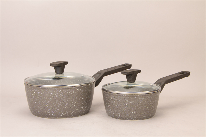 Forged nonstick saucepan with lid