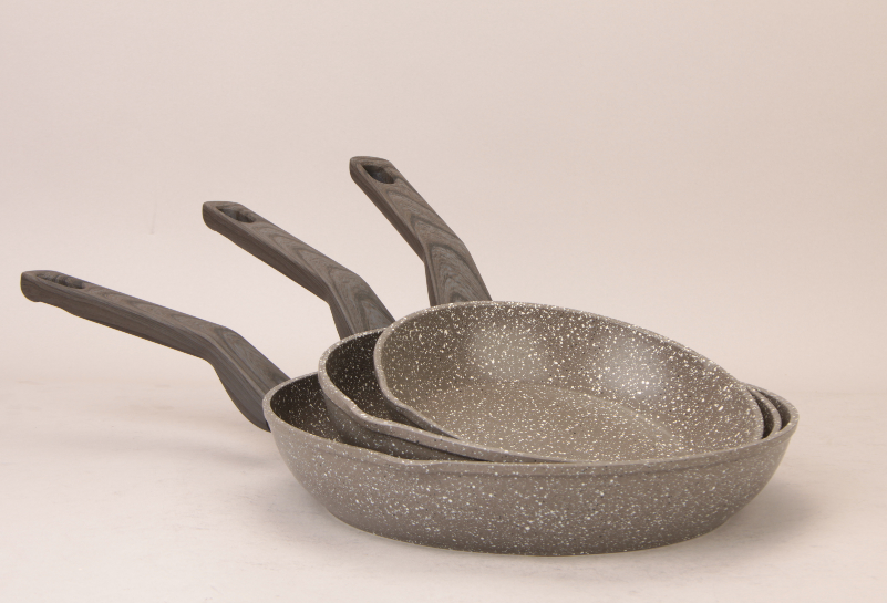 Forged nonstick frying pan