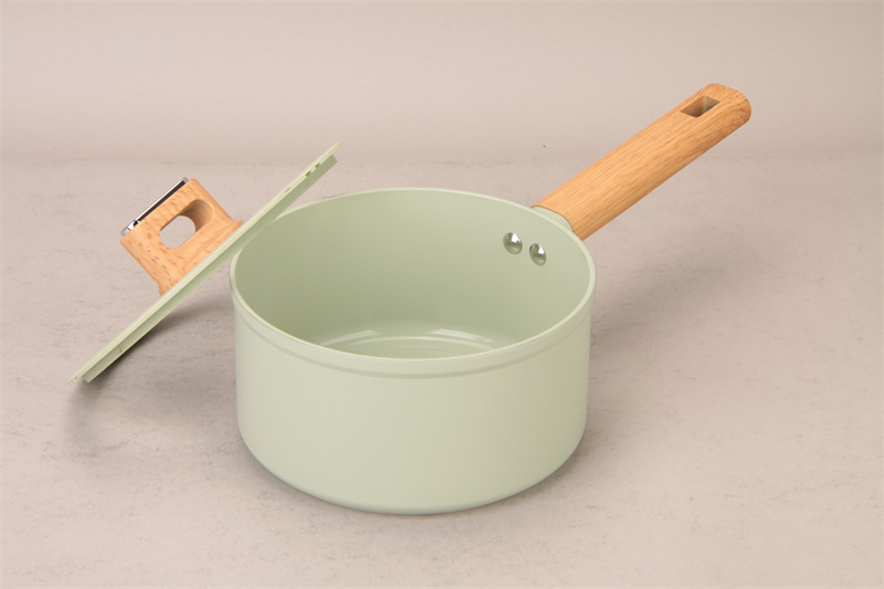 Pressed aluminum sauce pan with lid