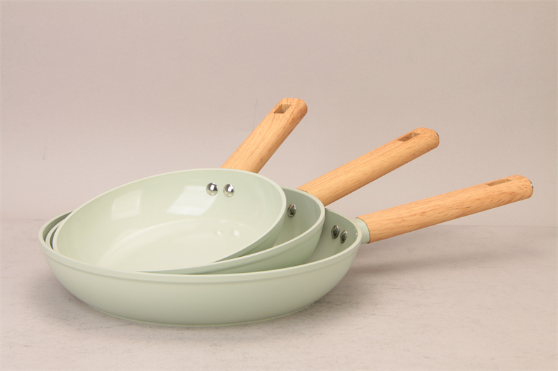Pressed aluminum frying pan