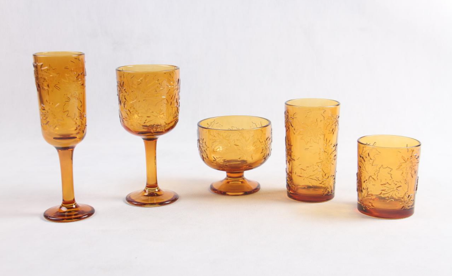 Maple leaf pattern drinking ware