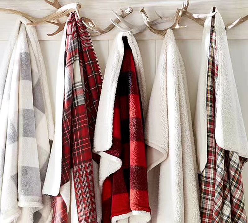 Clasical Cozy soft double faced throw blanket with Tassels for Bed