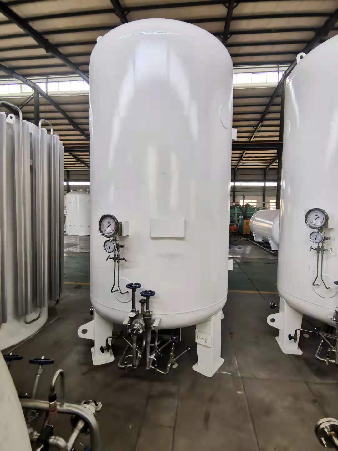 Truck mounted cryogenic tank Vehicle-mounted cryogenic tanks