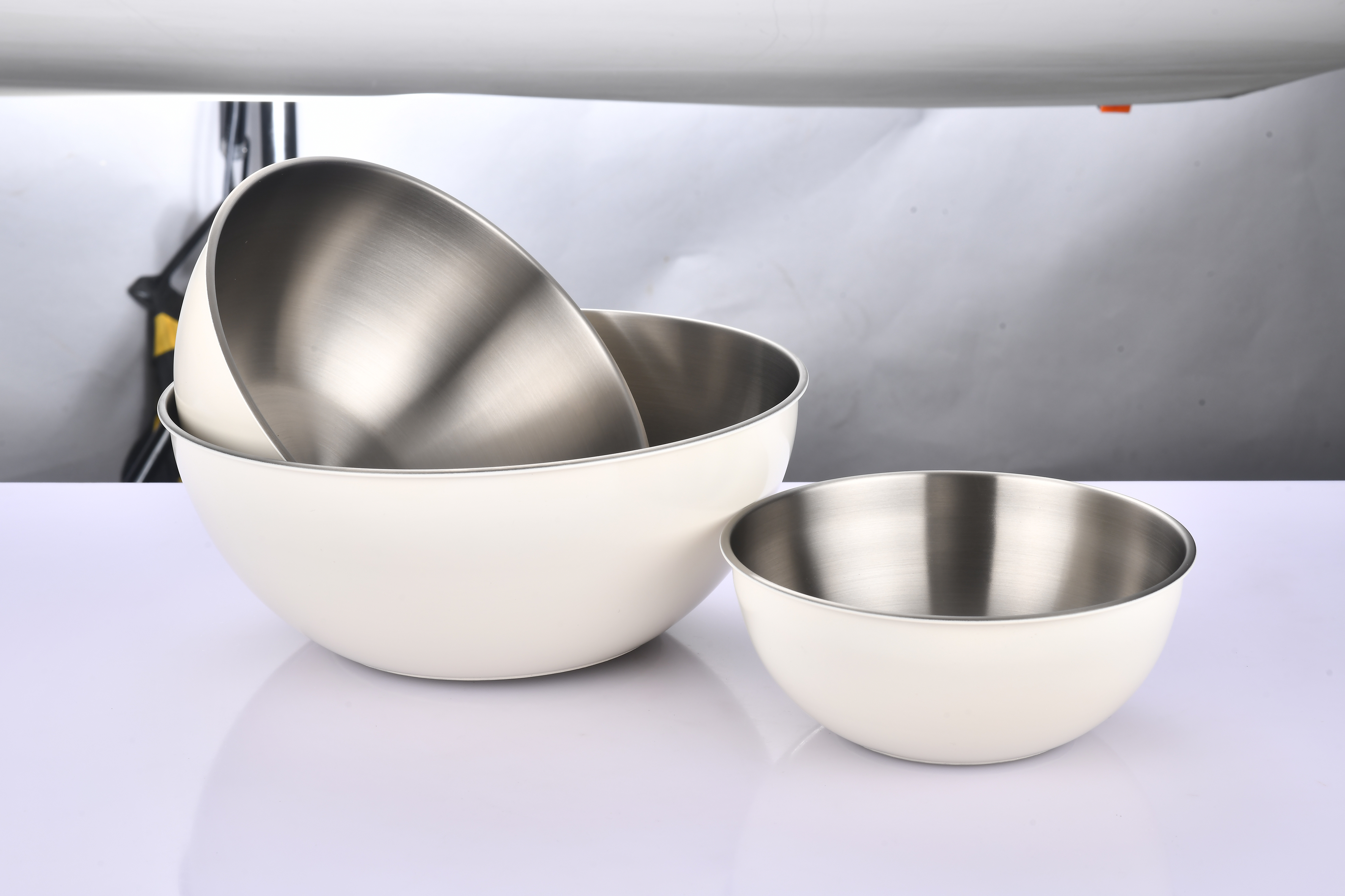 Household stainless steel whisk bowl to deepen baking whipped cream salad mixing bowl