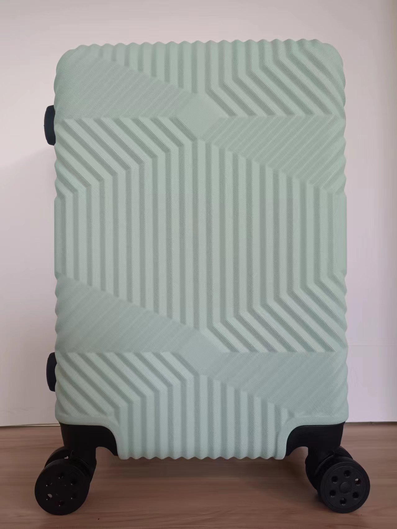 JIANGXI MINGZHEN LUGGAGE CO.LTD – ropa deportiva 4