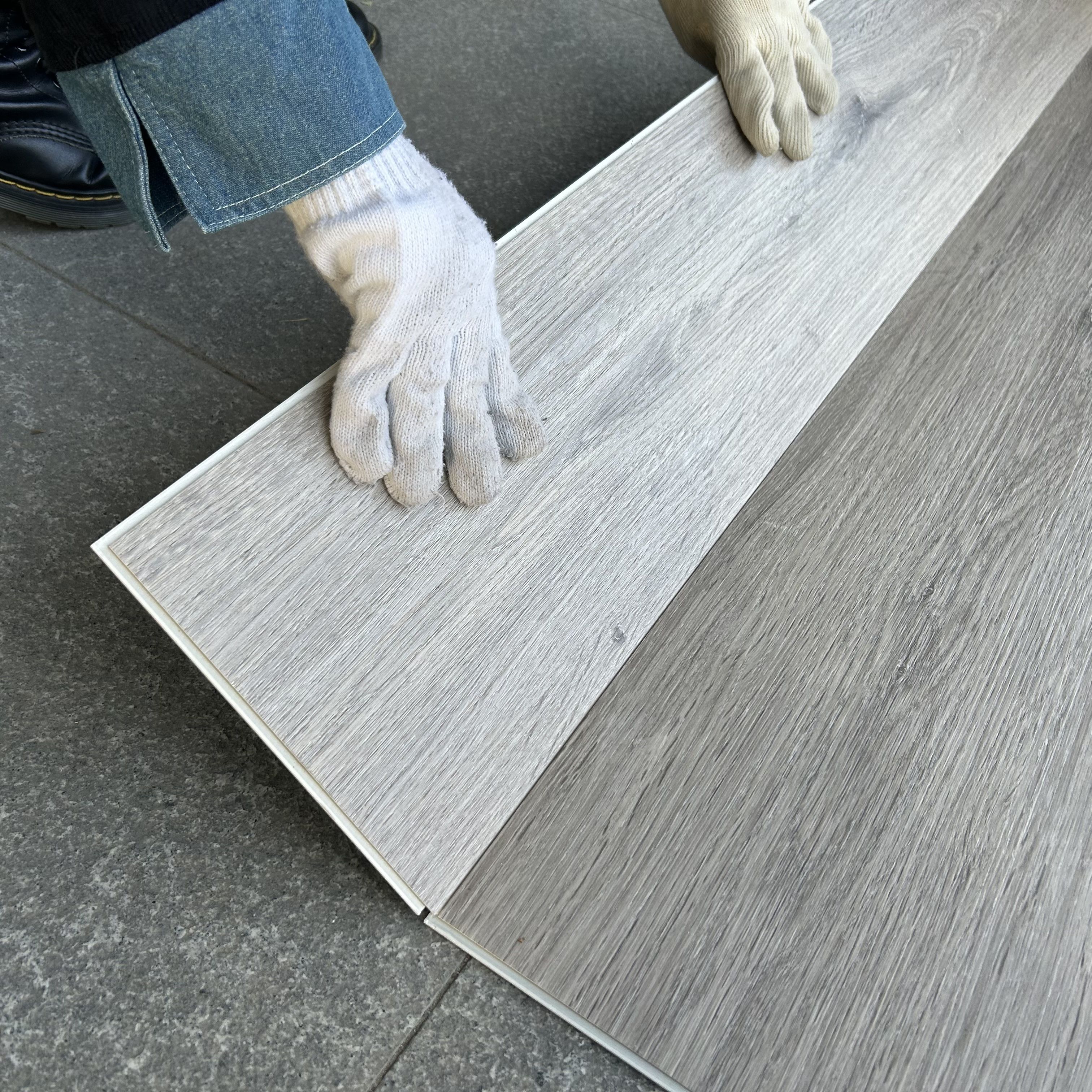 Low Maintenance Spc Flooring 7mm Waterproof Vinyl Sheets Floor Living Room Plastic Flooring