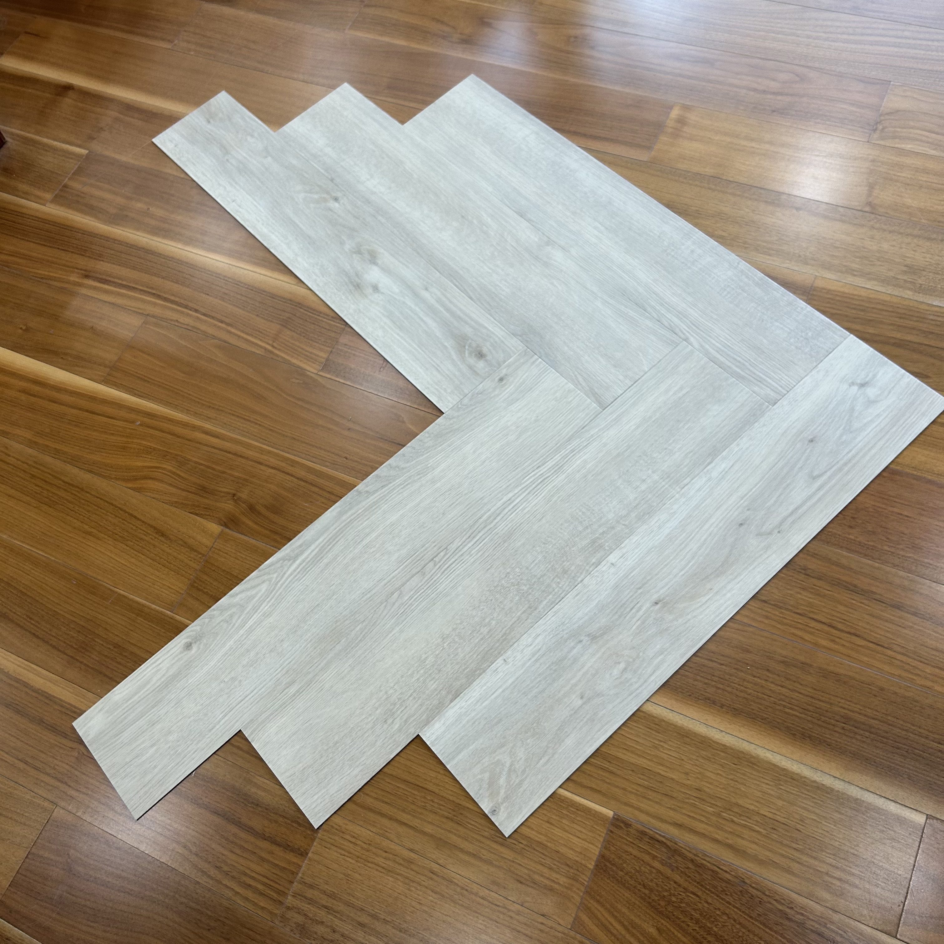 155*775 2.5mm Herringbone Glue Down Lvt Flooring Waterproof Lvp Luxury Vinyl Tile Plank