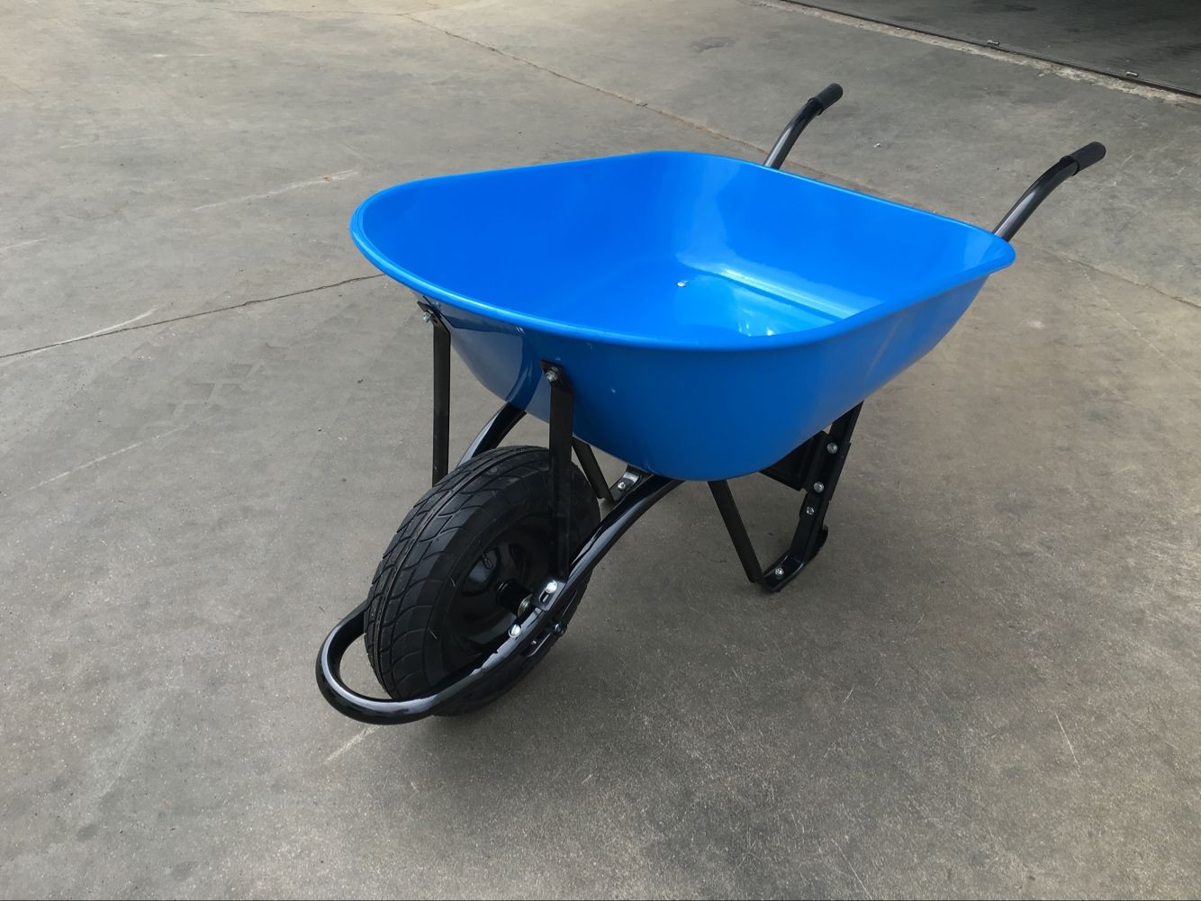 QINGDAO DONGYU VEHICLE CO., LTD – matriz de metal 2