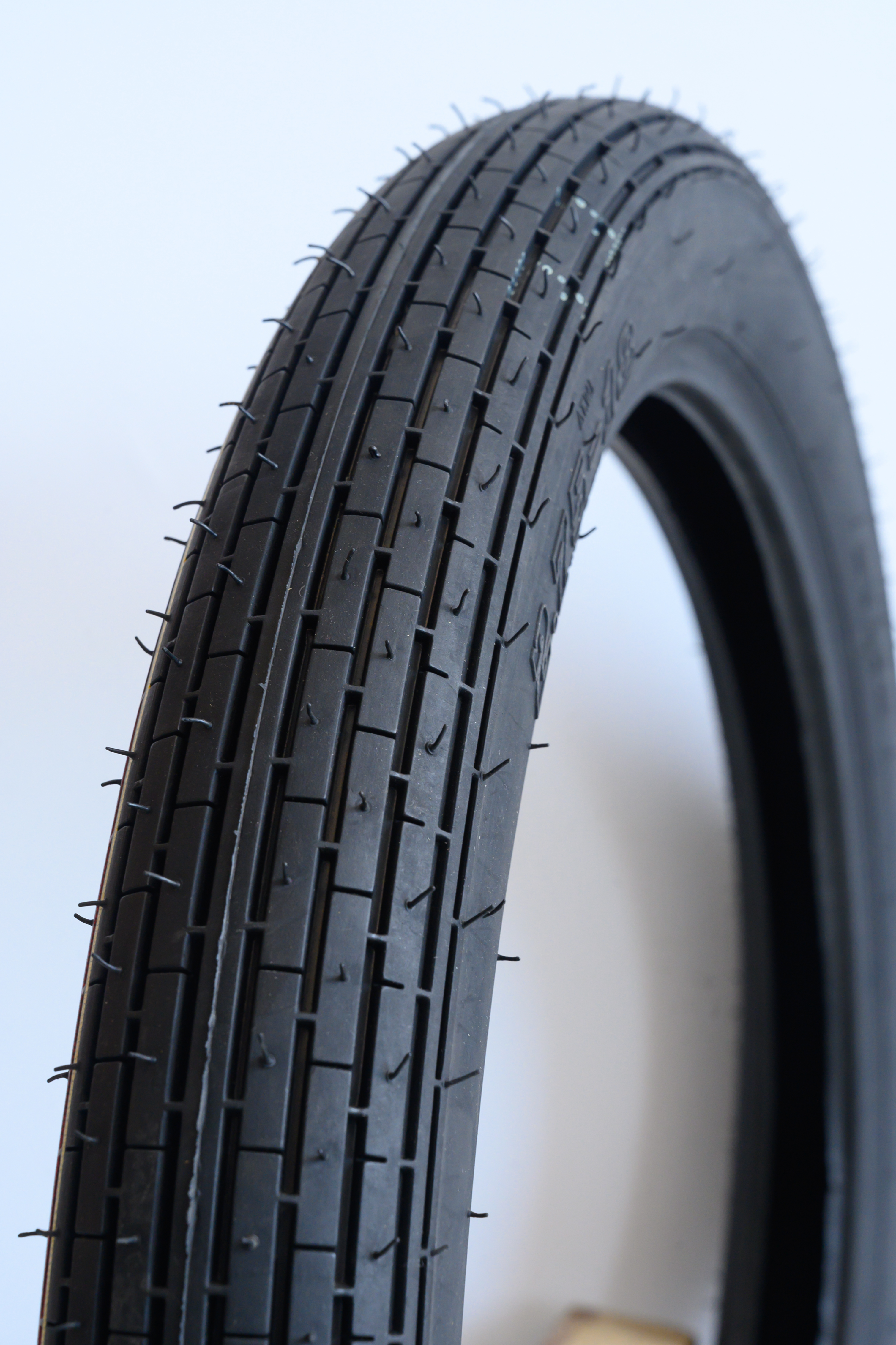 QINGDAO OGUAN RUBBER PRODUCTS CO.,LTD – llanta de caucho 2