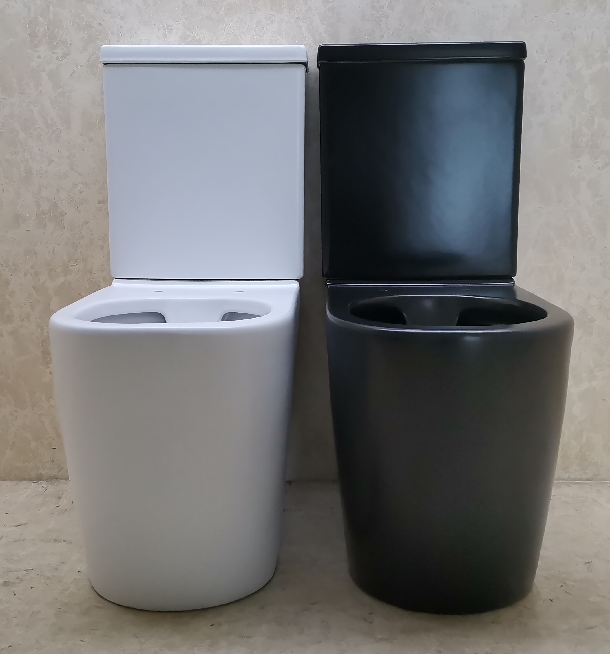 Luxurious close-coupled Toilet suite