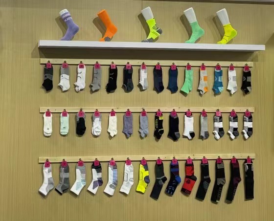 Zhejiang Talent Socks Co., Ltd – vestido de noche 3