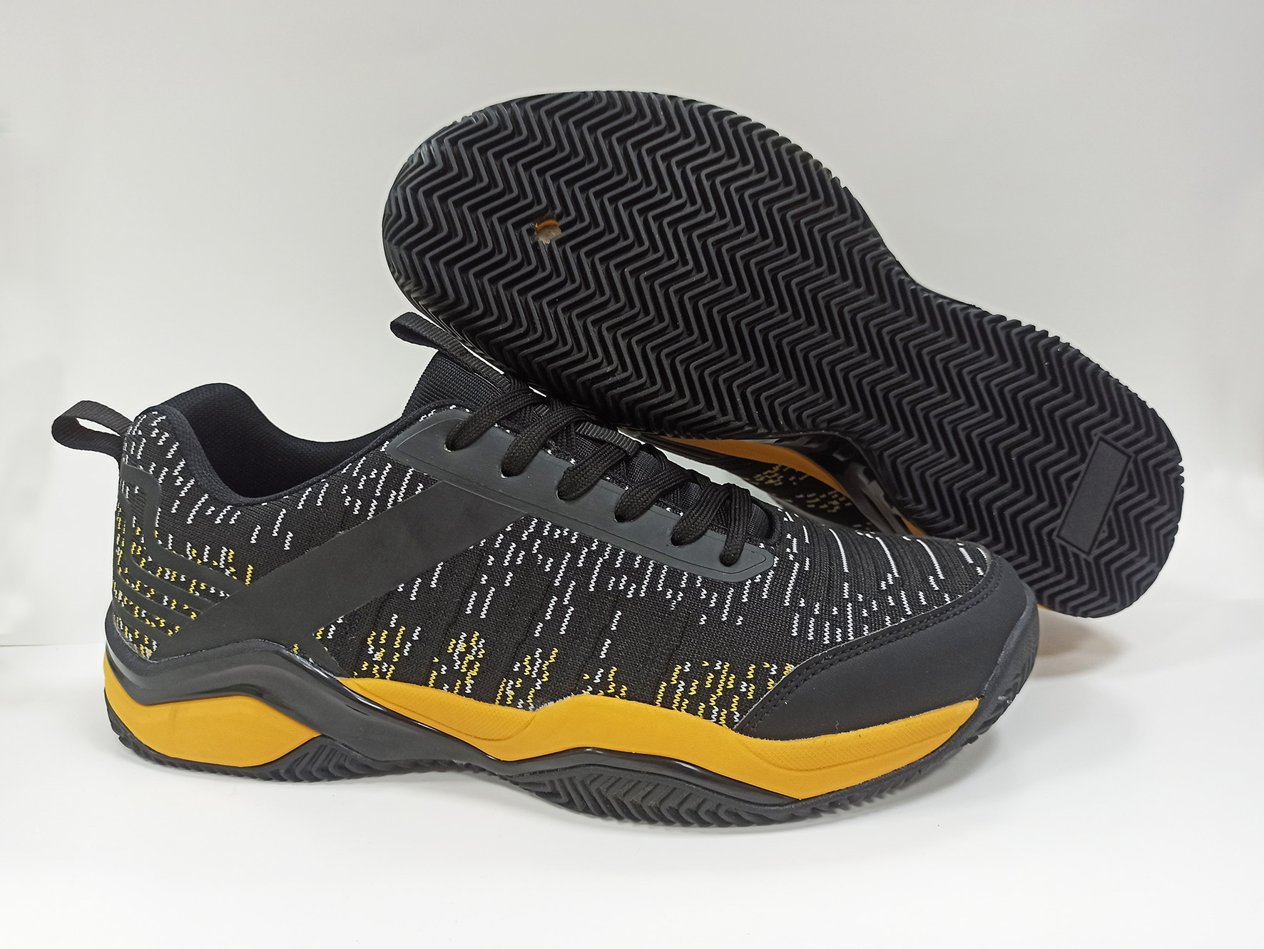 Casual shoes