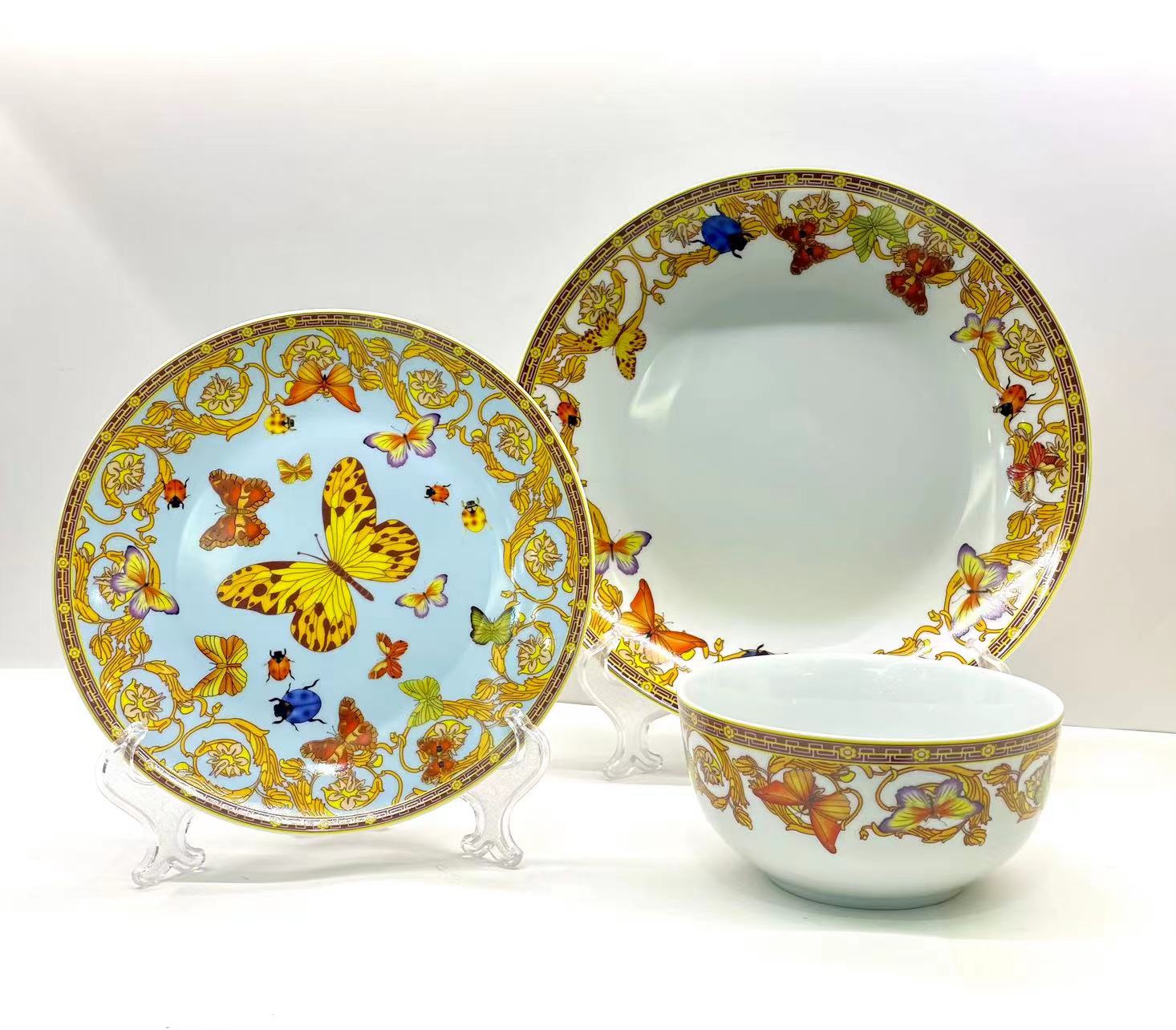 Porcelain dinner set with decal