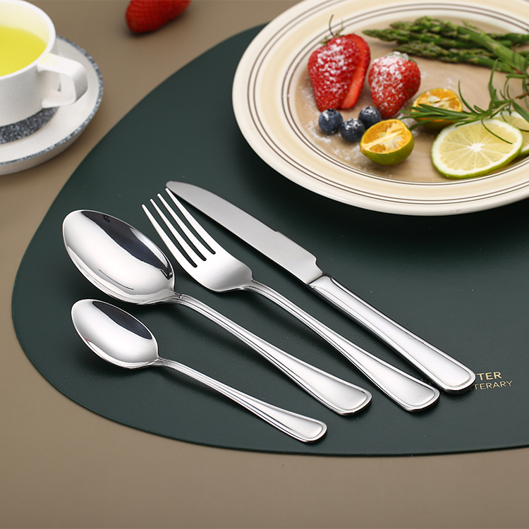 Stainless steel cutlery set