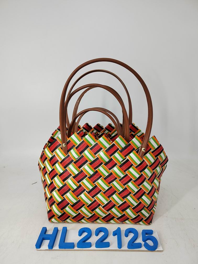 Handheld woven basket