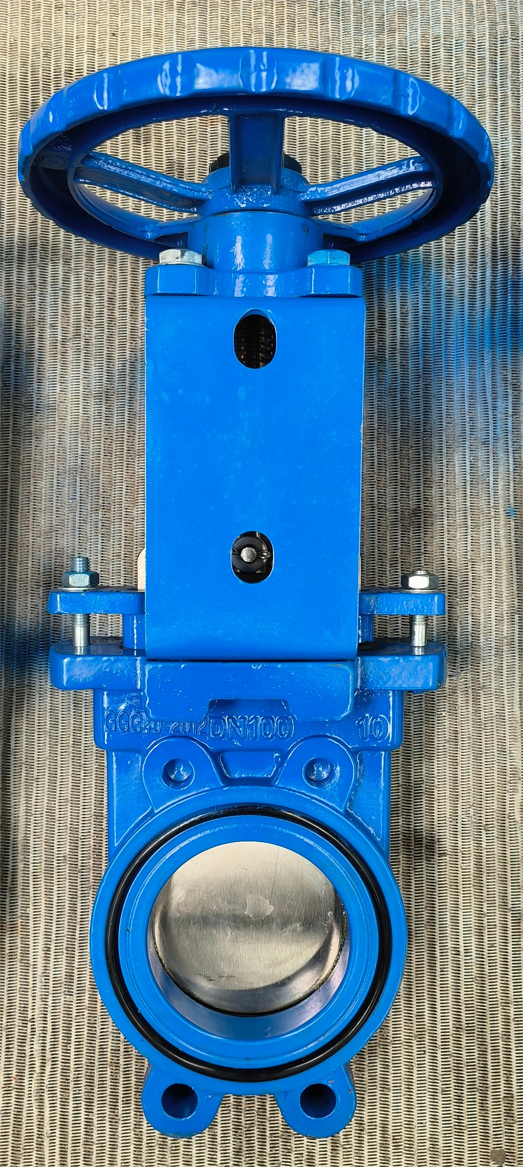 DIN Rising Stem Wafer Knife Gate Valve