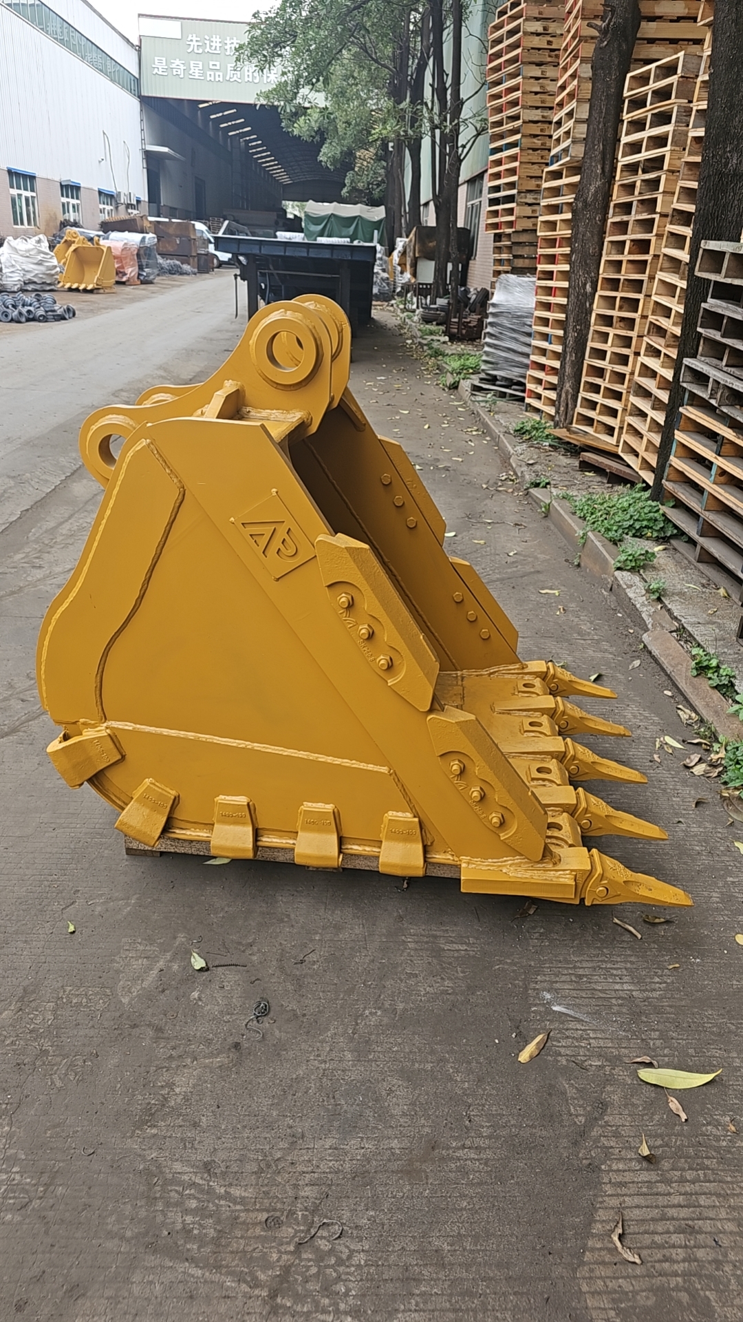 undercarriage sapre part for excavator .