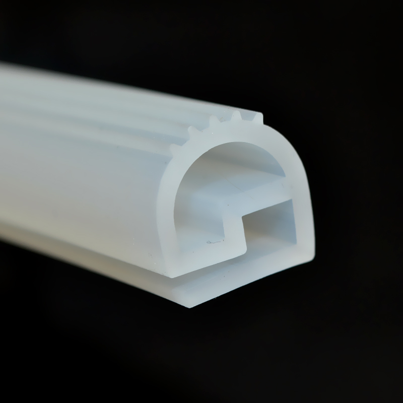 Oven door sealing strip