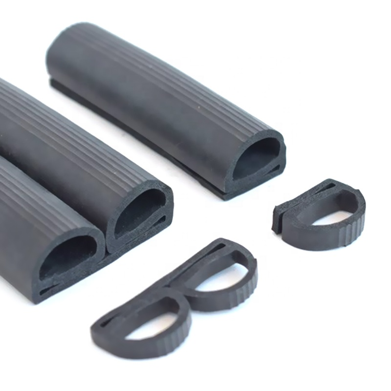 Oven door sealing strip