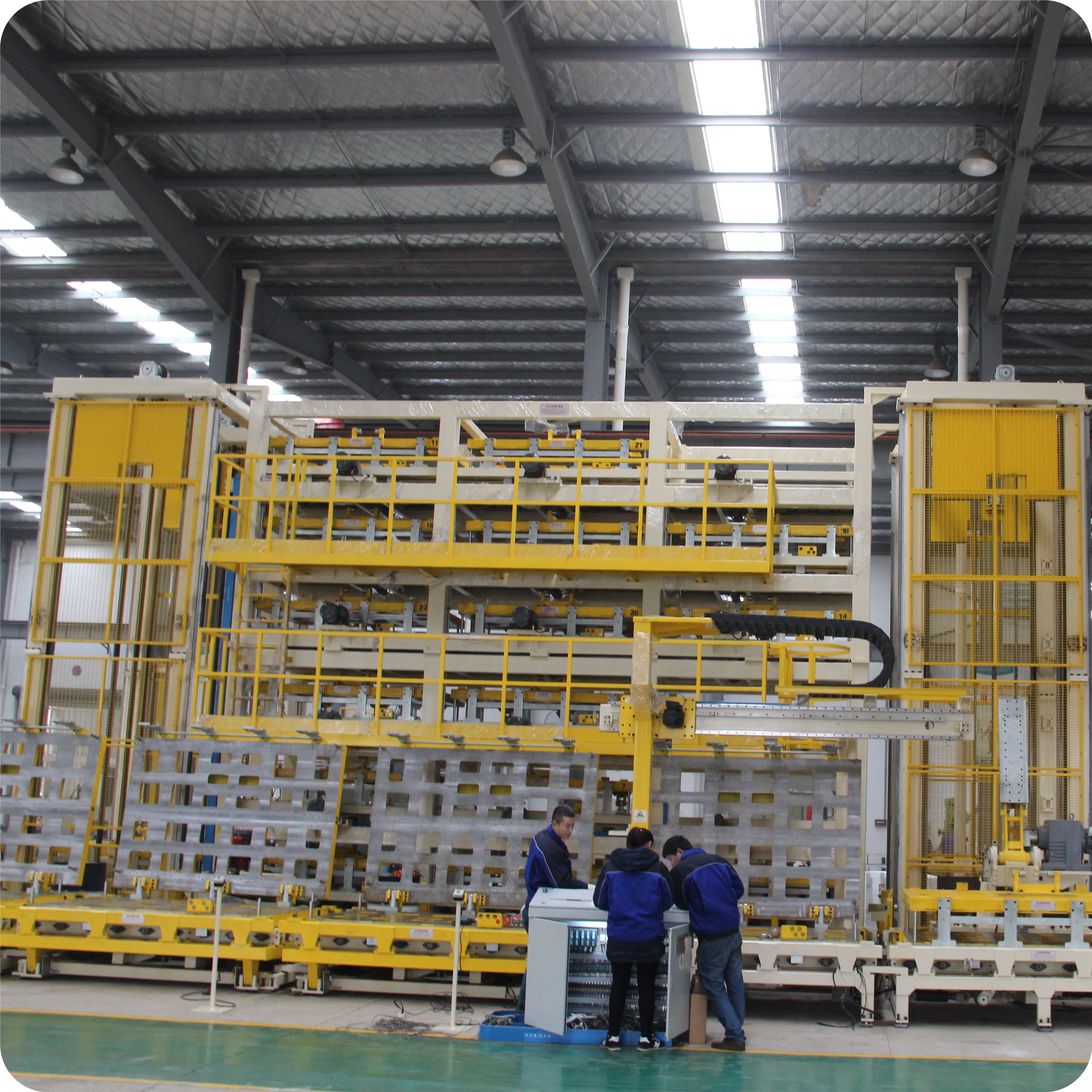 Tower type refrigerator door foaming machine