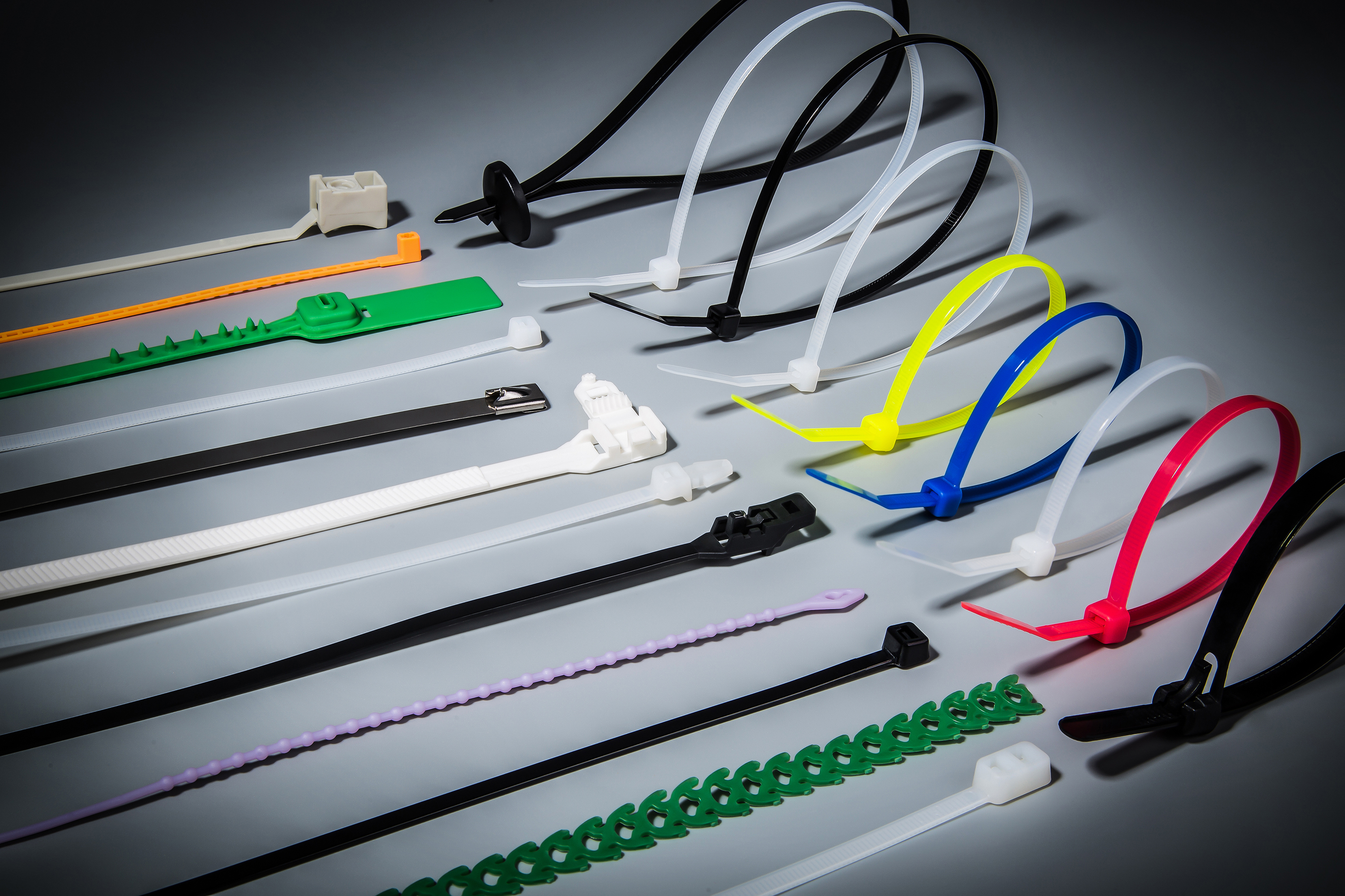 NINGBO FENGTAI PLASTIC ELECTRIC CO.,LTD – lámpara de escritorio 3