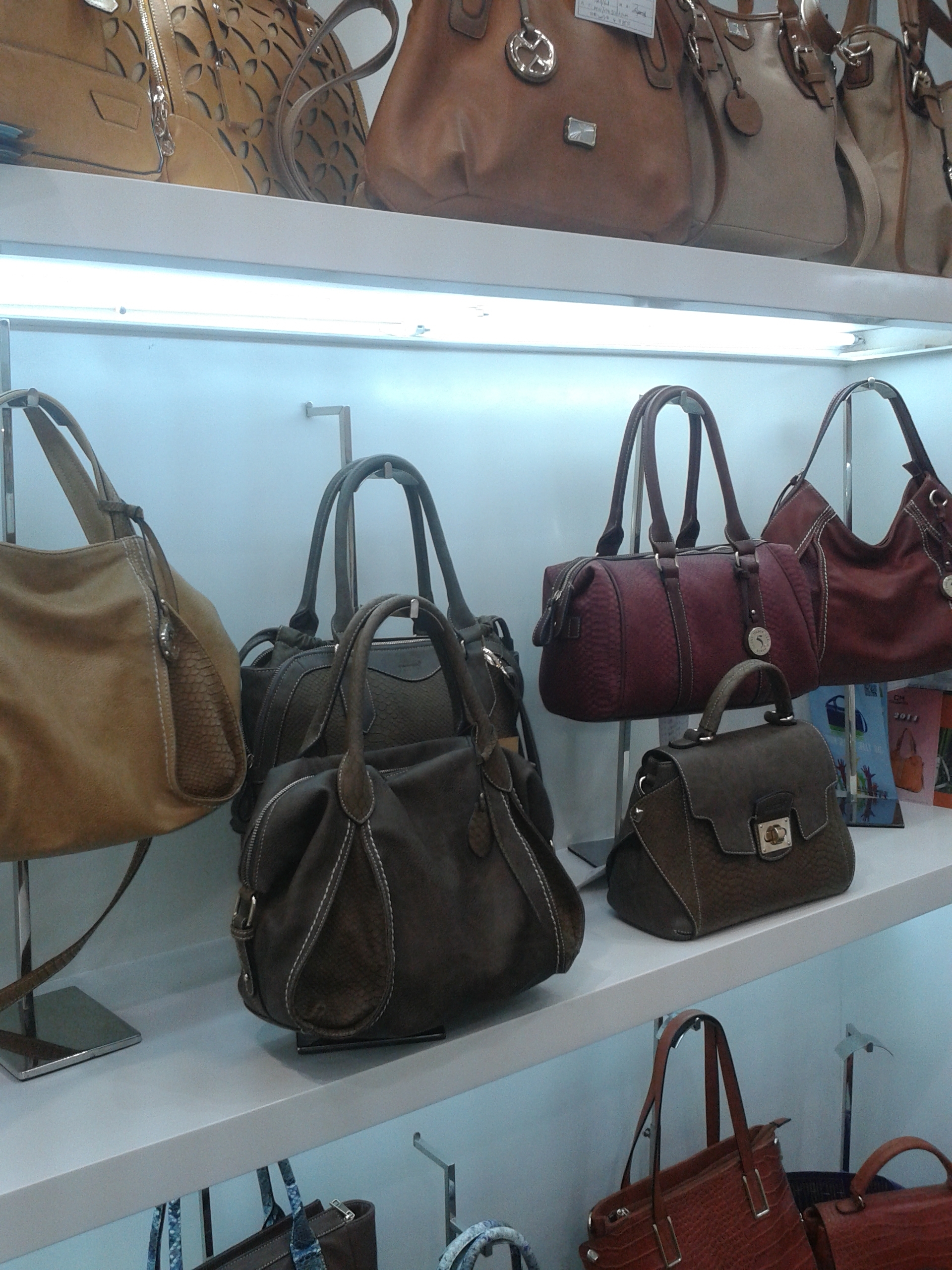 Guangzhou City Star ojong Leather Co.Ltd. – Clutch 3