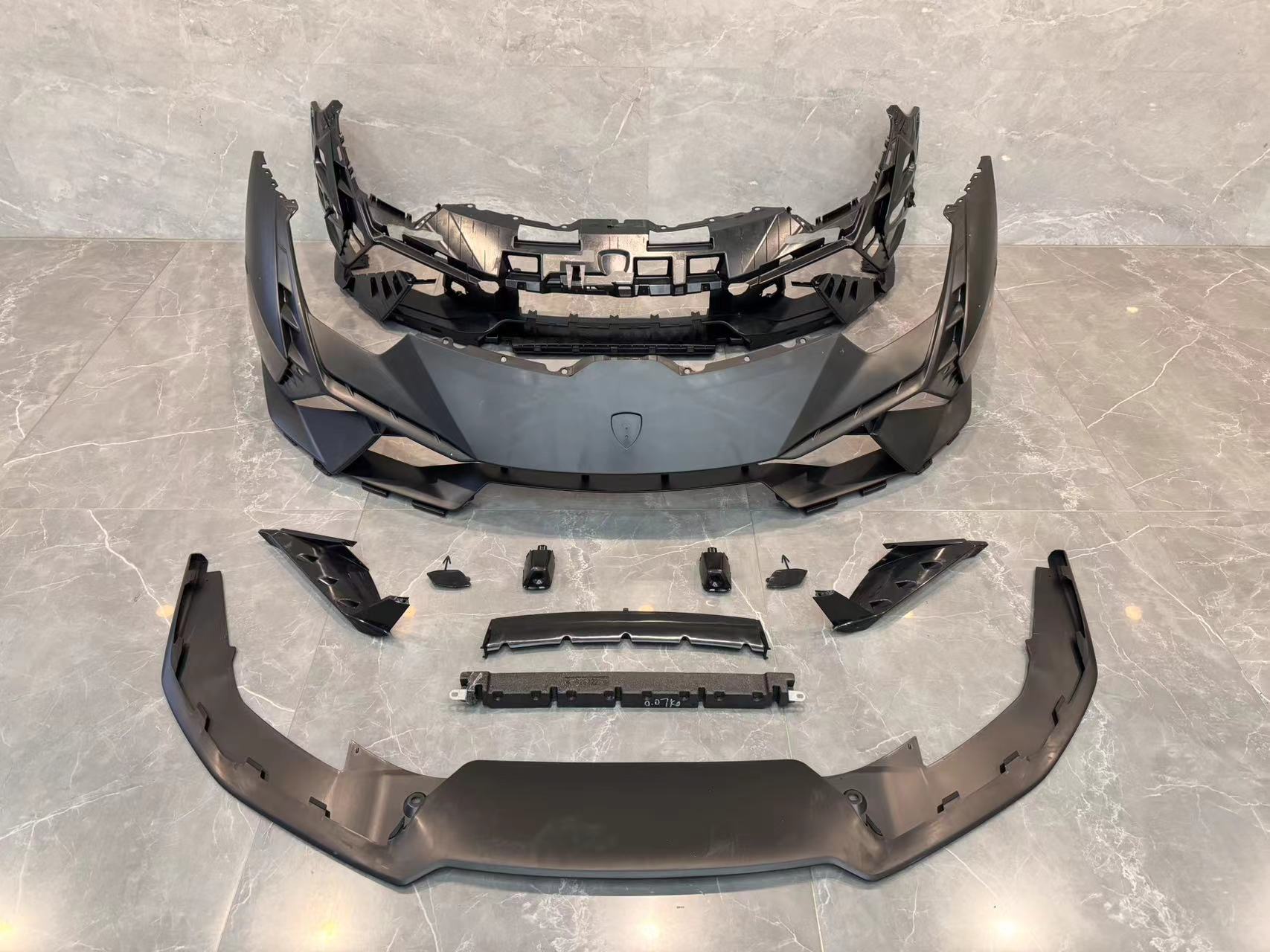 Lamborghini Tecnica front bar