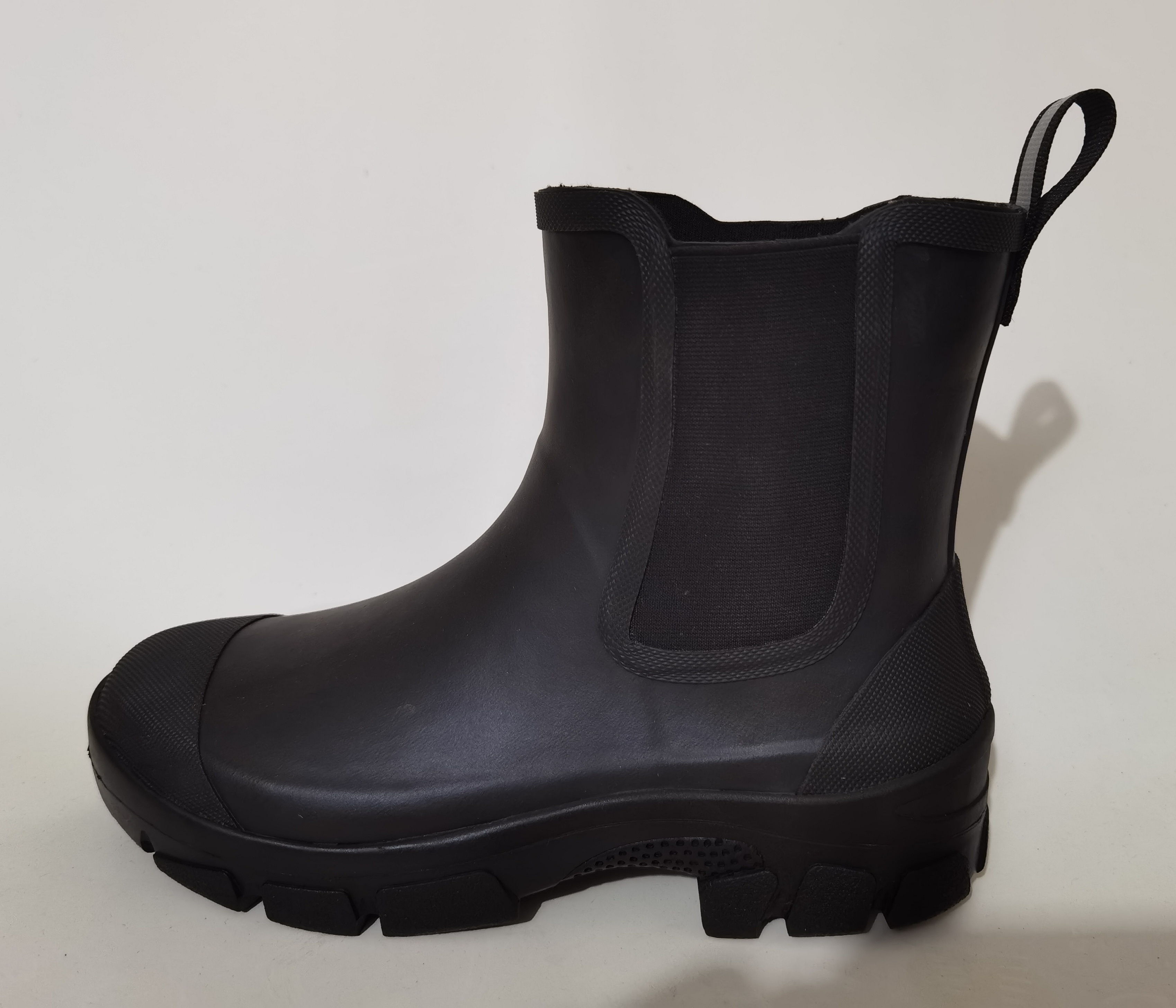 Suqian Xinteng Shoe Industry Co., Ltd. – 雨靴 1