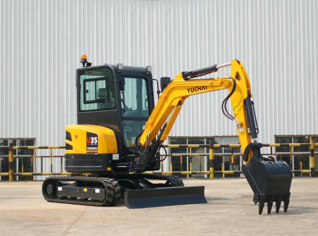 GUANGXI YUCHAI EQUIPMENT TECHNOLOGY COMPANY LIMITED – skid steer loader 2