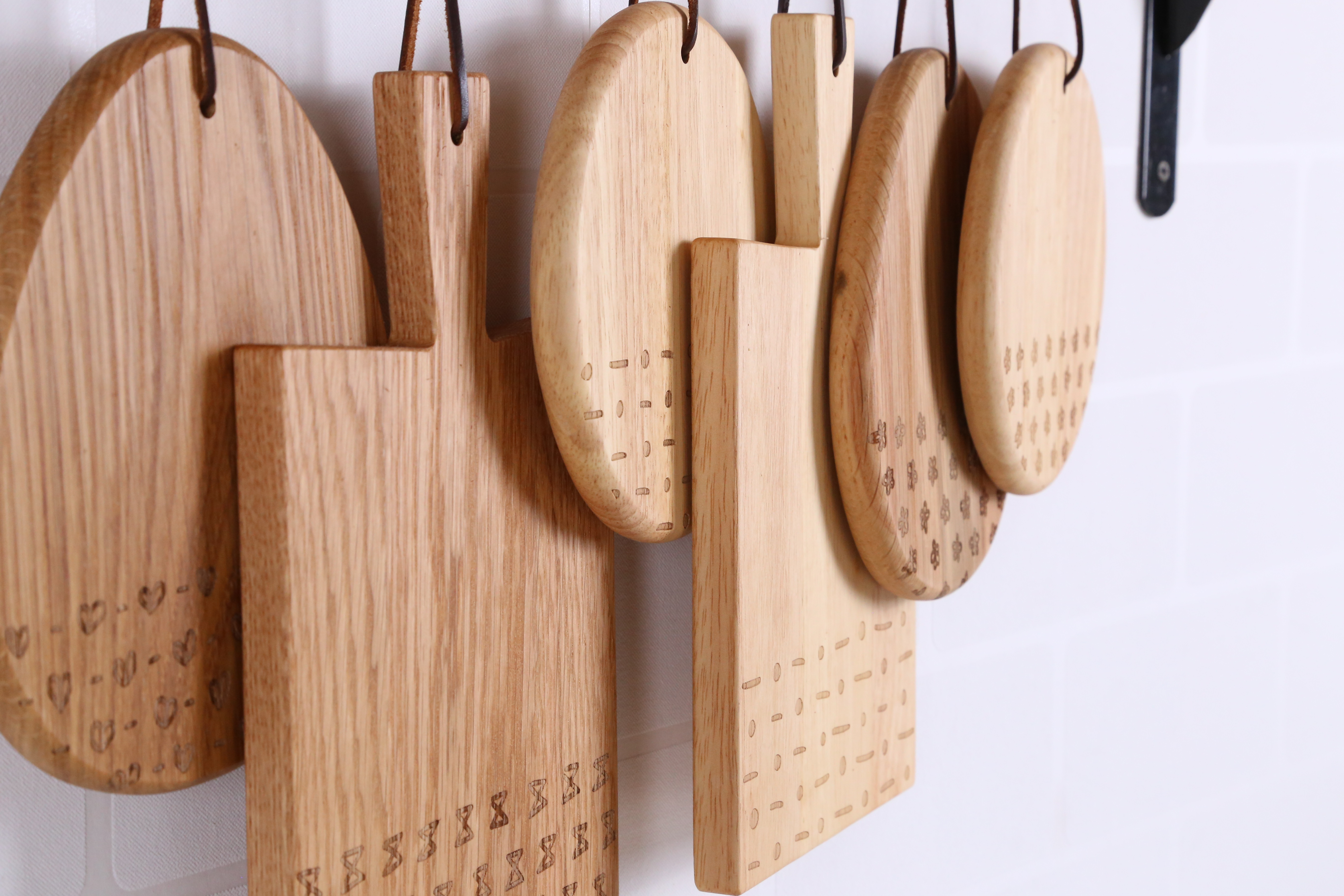 YX_1018_2 Rubber/Oak Tray