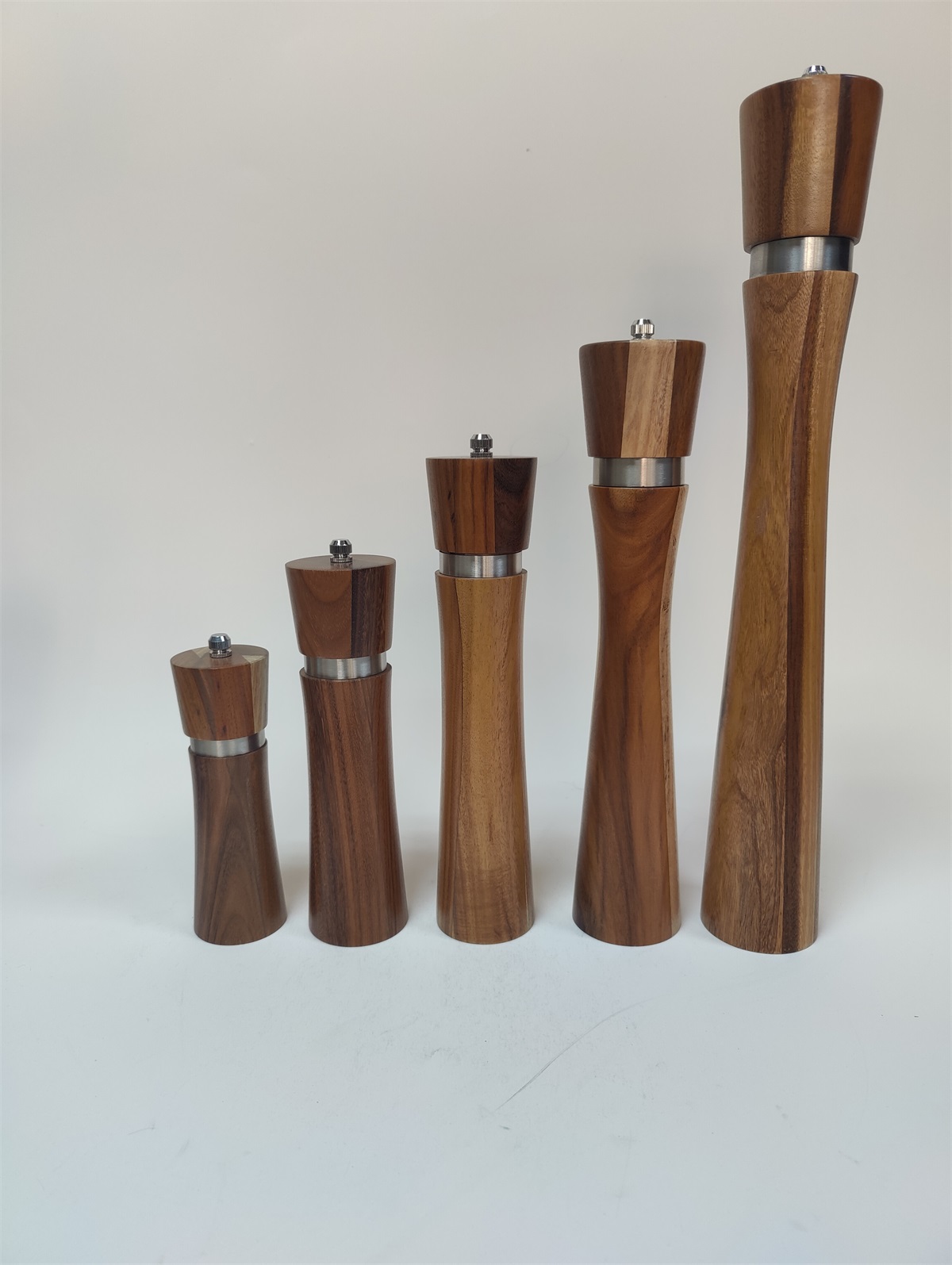Acacia Grinder