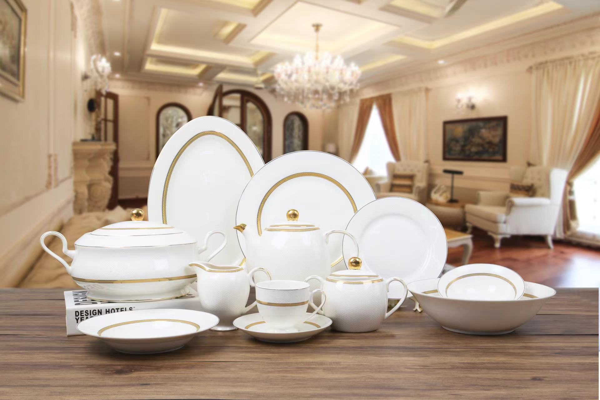 BIG composition fine bone china dinner set with low-key luxury decal and golden rim