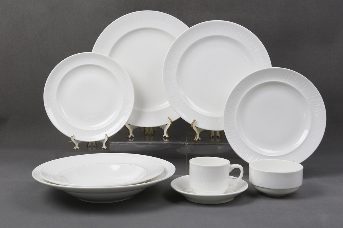 Concise BIG composition Fine bone china dinner set with embossments