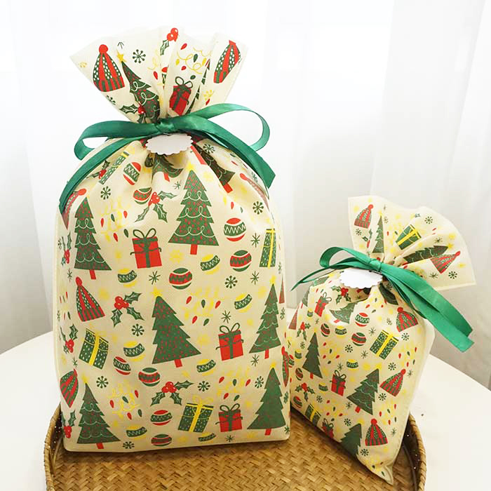Beige Christmas Tree And Hat Pattern Gift Bag