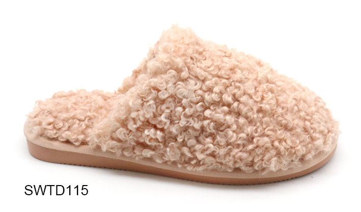 Slippers，indoor Slippers ,plush Slippers,flat