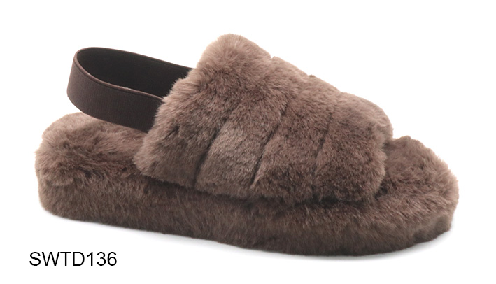 Slippers，indoor Slippers ,plush Slippers,flat