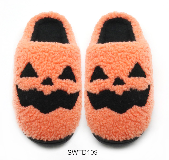 Slippers，indoor Slippers ,plush Slippers,flat