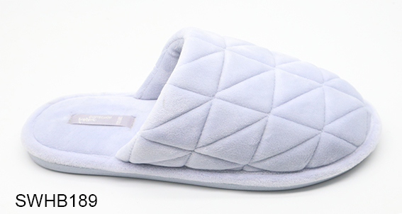 Slippers，indoor Slippers ,plush Slippers,flat