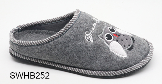 Slippers，indoor Slippers ,plush Slippers,flat