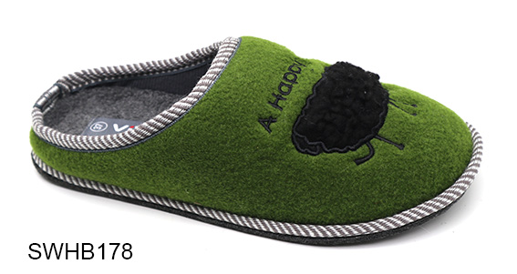Slippers，indoor Slippers ,plush Slippers,flat